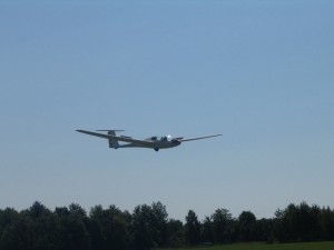 Photo of the glider lifting off
